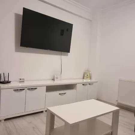 Apartament 3 camere vedere lac Cazino Mamaia