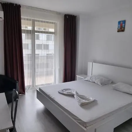Apartament 3 Camere Vedere Lac Cazino Mamaia 公寓